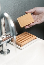 NATAVA Bambusová mýdlenka s keramickou podložkou